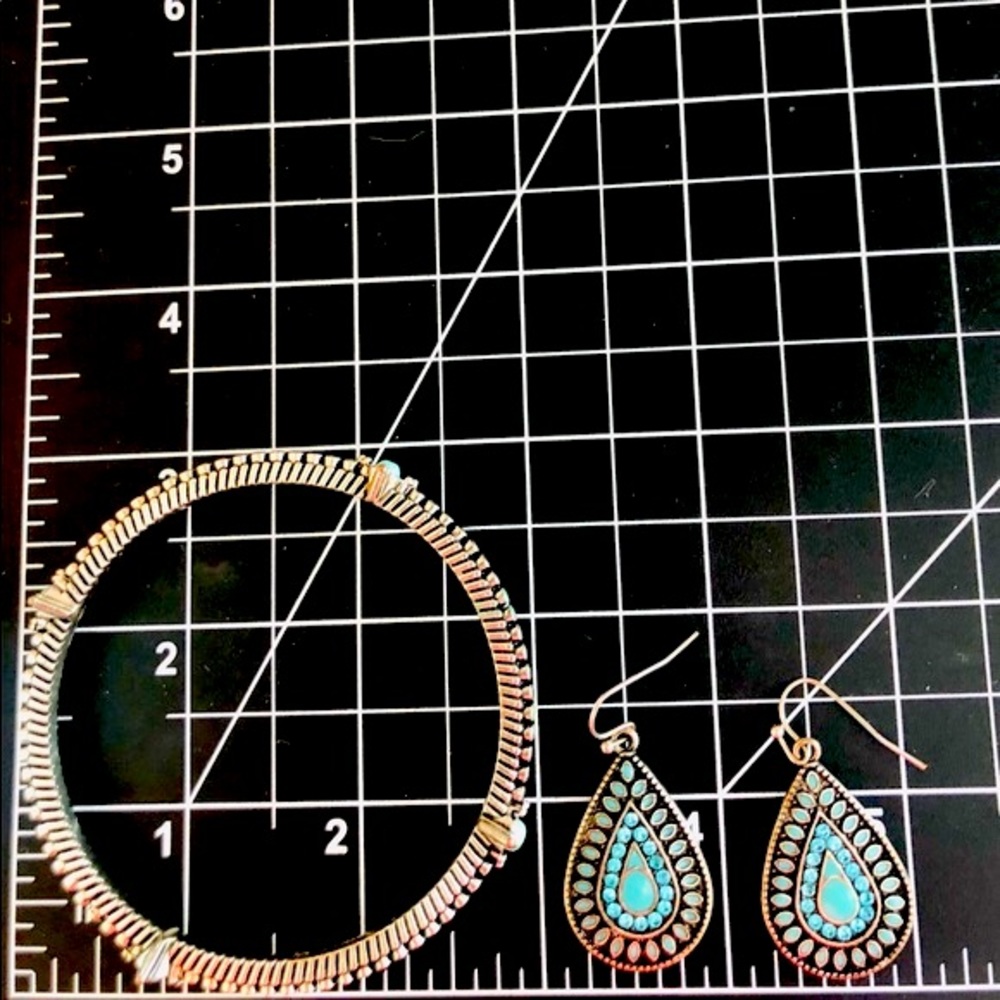 Vintage Simple Bangle & Statement Earrings - image 4